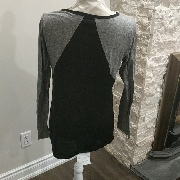 50% off Converse grey and black long sleeve - Picture 2 of 5